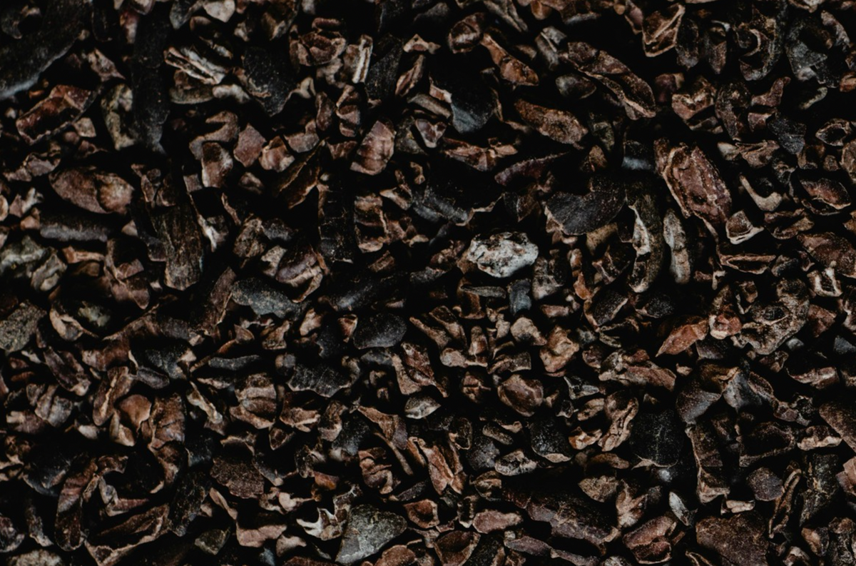 Trituramos y descascarillamos para obtener cacao nibs